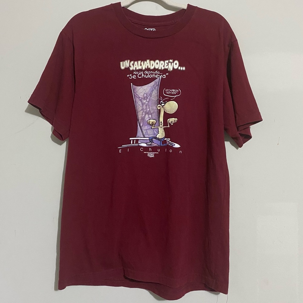 Salvadorian tourist women’s T-Shirt size Large